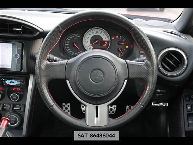 Toyota 86 2012-10 7820477-11