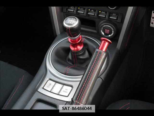 Toyota 86 2012-10 7820477-13