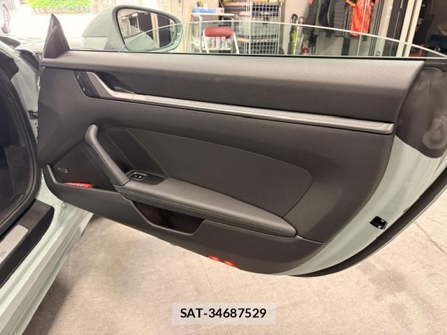 Porsche 911 2025-01 7812917-13