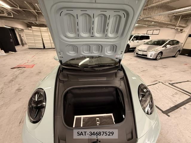 Porsche 911 2025-01 7812917-19