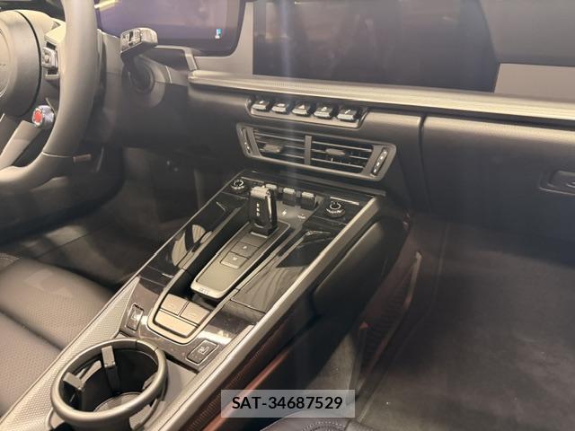 Porsche 911 2025-01 7812917-6