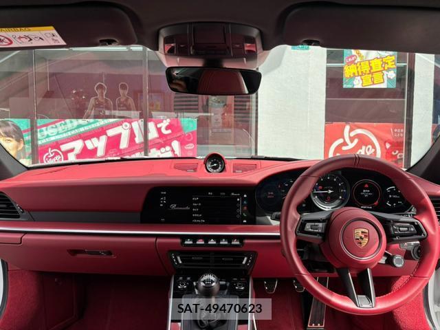 Porsche 911 2024-08 7813858-11
