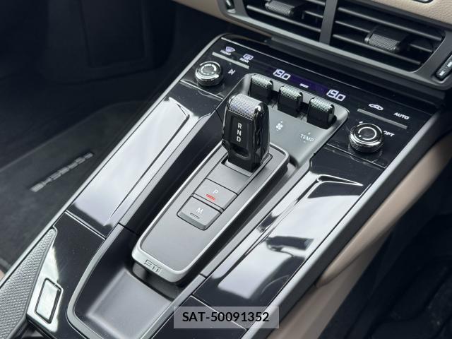 Porsche 911 2024-11 7815541-10
