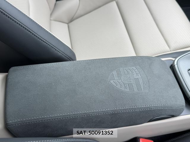 Porsche 911 2024-11 7815541-16