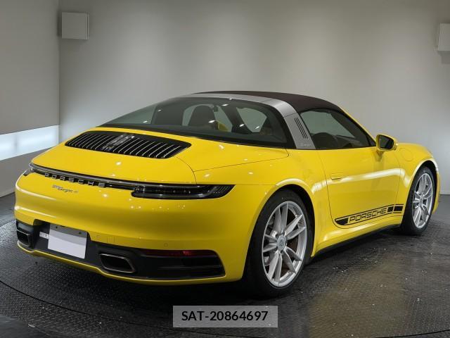Porsche 911 2021-11 7817697-2