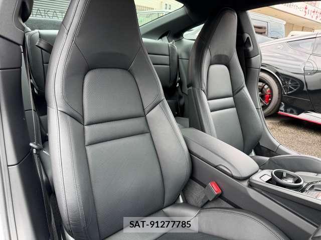 Porsche 911 2020-02 7818733-10