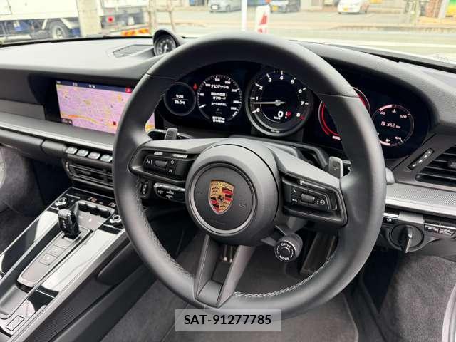Porsche 911 2020-02 7818733-11