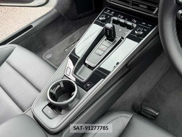 Porsche 911 2020-02 7818733-13