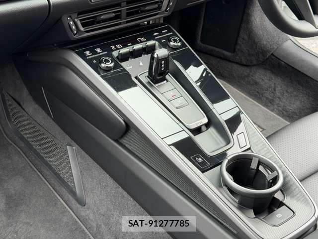 Porsche 911 2020-02 7818733-18