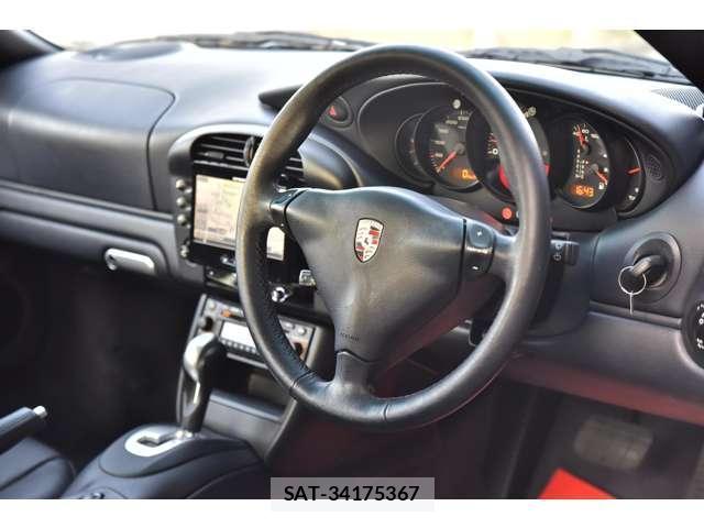 Porsche 911 2002-11 7819017-2