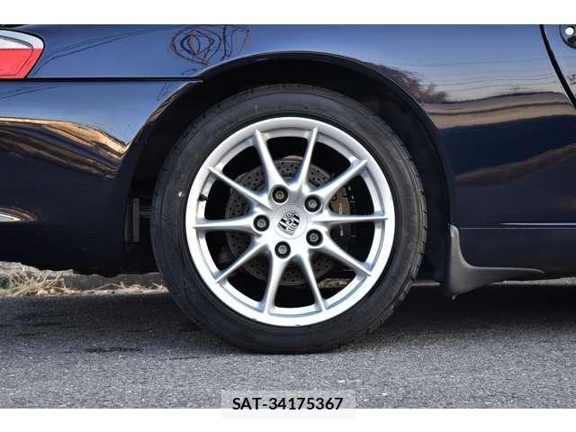 Porsche 911 2002-11 7819017-8