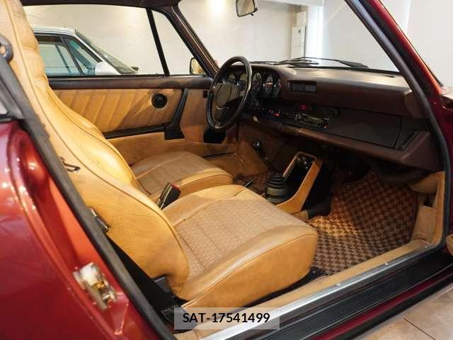 Porsche 911 1981-09 7819583-10