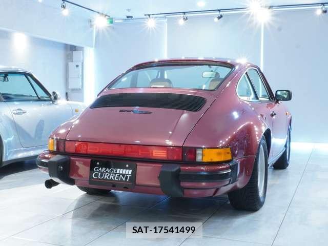 Porsche 911 1981-09 7819583-4