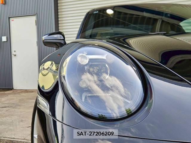Porsche 911 2020-12 7820303-2