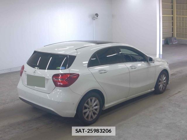 Mercedes Benz A-CLASS 2016-03 7816590-1