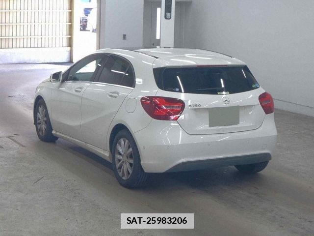 Mercedes Benz A-CLASS 2016-03 7816590-4