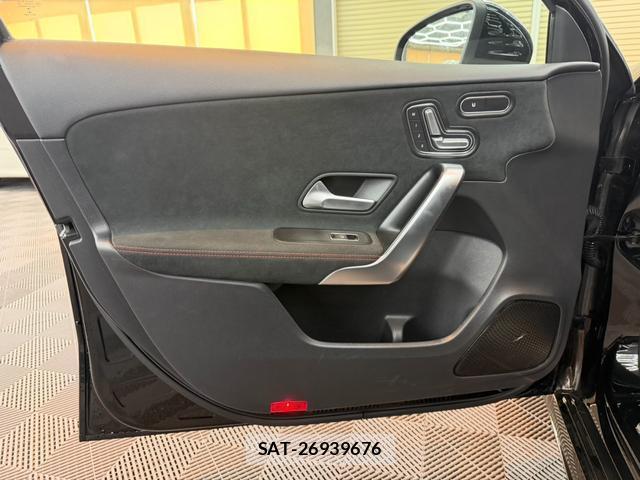 Mercedes Benz A-CLASS 2019-08 7816875-10