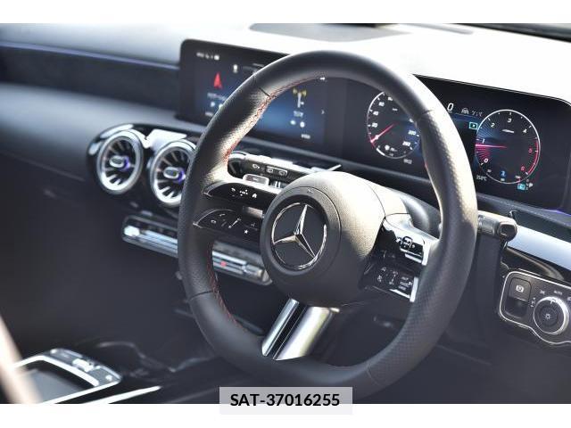 Mercedes Benz A-CLASS 2024-03 7819003-18