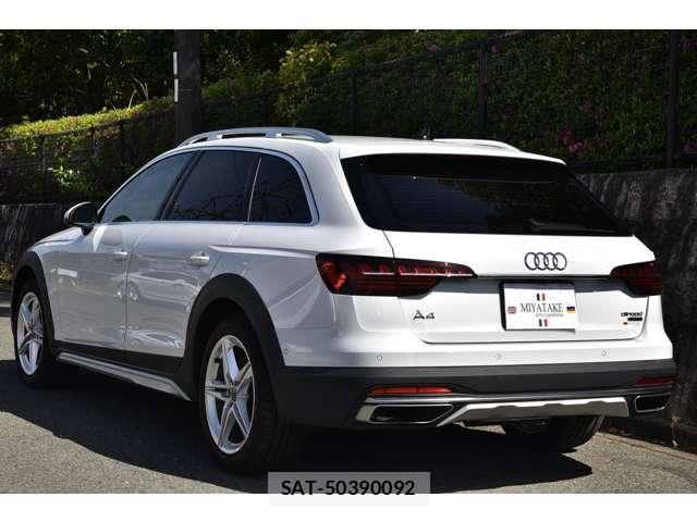 Audi A4 ALLROAD QUATTRO 2022-02 7819013-1
