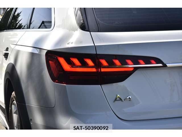Audi A4 ALLROAD QUATTRO 2022-02 7819013-14