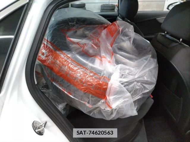Audi A4 2017-07 7811803-3
