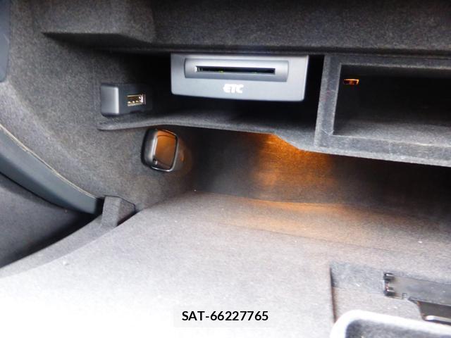 Audi A4 2014-01 7819659-12