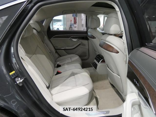 Audi A8 2022-06 7813606-19