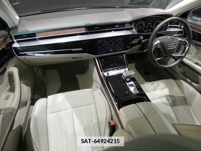 Audi A8 2022-06 7813606-7