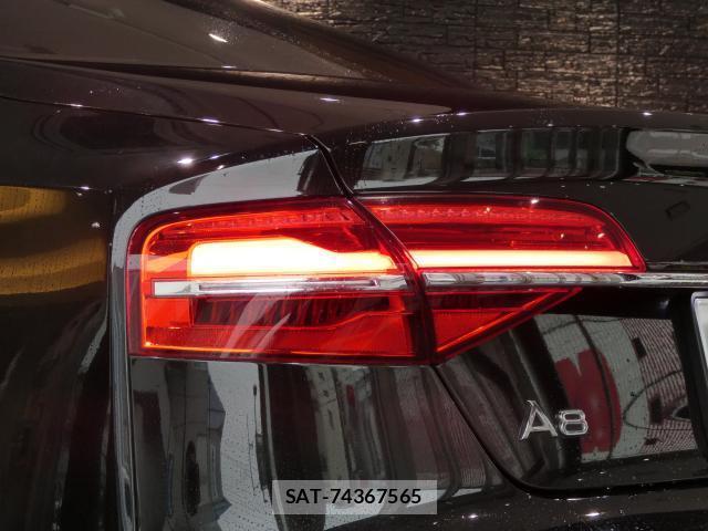 Audi A8 2016-11 7813608-3