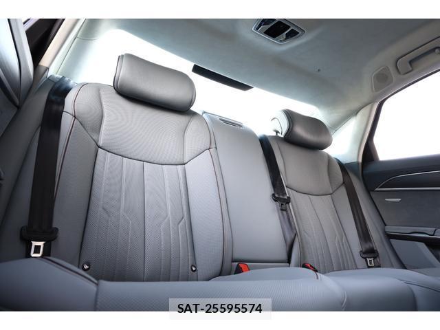 Audi A8 2019-05 7818671-14