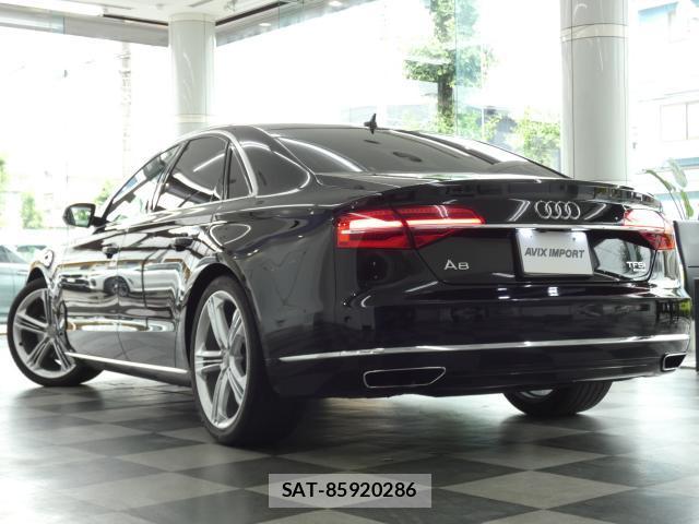 Audi A8 2018-01 7820239-1