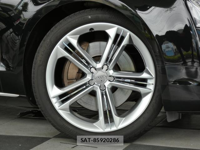 Audi A8 2018-01 7820239-3