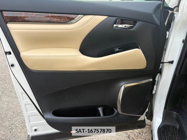 Toyota ALPHARD HYBRID 2019-03 7819284-19