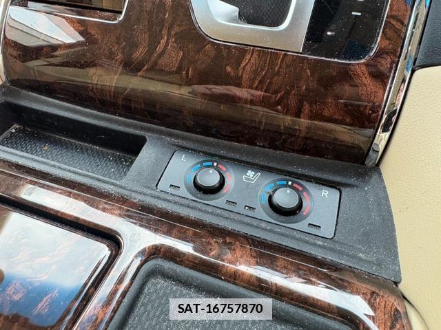 Toyota ALPHARD HYBRID 2019-03 7819284-9