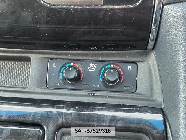 Toyota ALPHARD HYBRID 2018-04 7819320-2