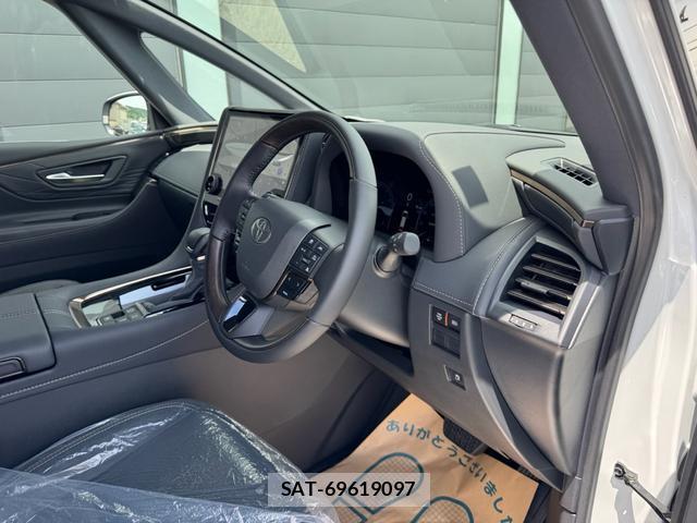 Toyota ALPHARD 2026-06 7816802-17