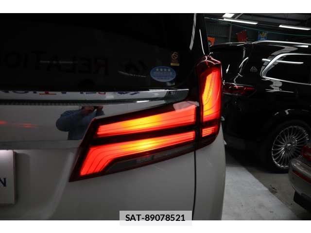 Toyota ALPHARD 2018-09 7817017-13