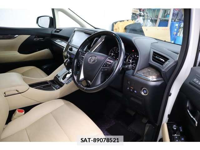 Toyota ALPHARD 2018-09 7817017-2