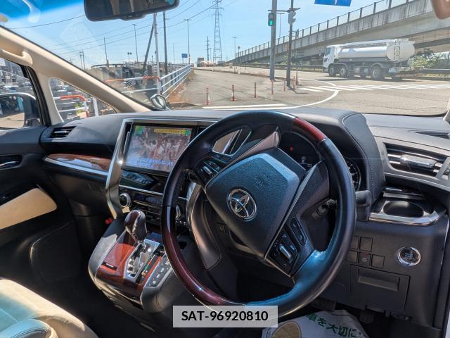 Toyota ALPHARD 2016-09 7819089-2