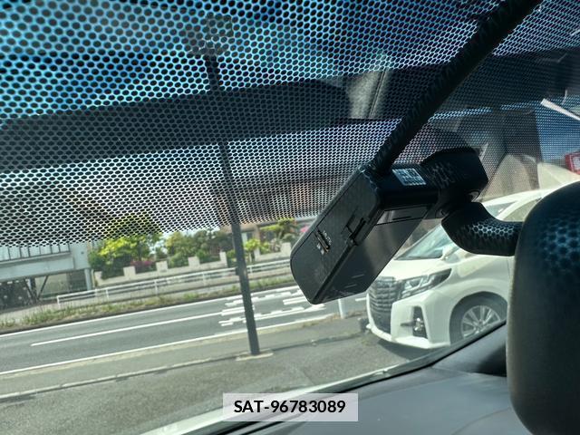 Toyota ALPHARD 2016-08 7819321-8