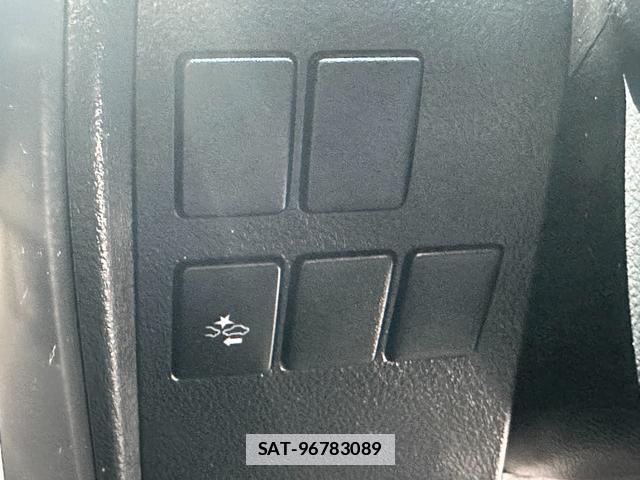 Toyota ALPHARD 2016-08 7819321-9