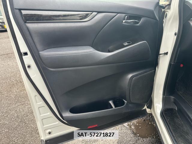 Toyota ALPHARD 2017-04 7819341-16