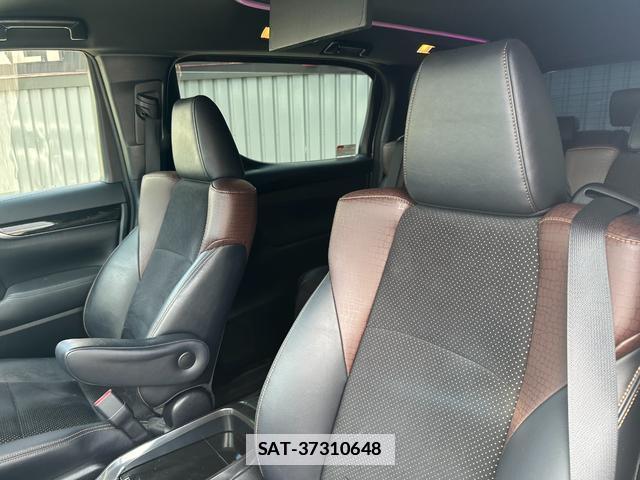 Toyota ALPHARD 2017-05 7819348-19