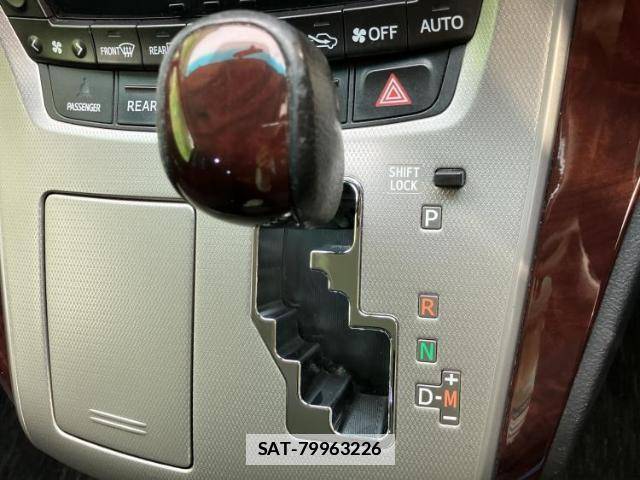 Toyota ALPHARD 2013-06 7822051-17