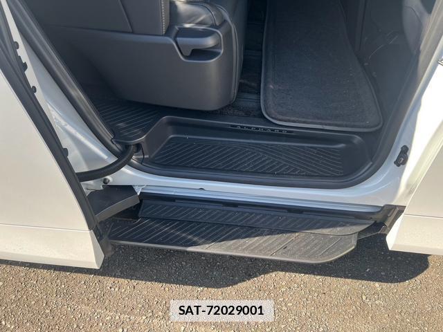 Toyota ALPHARD 2025-10 7822943-7