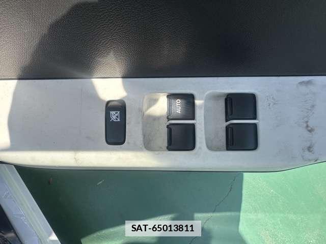 Suzuki ALTO 2018-01 7814165-12