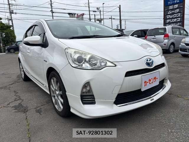 Toyota AQUA 2012-01 7811818-1