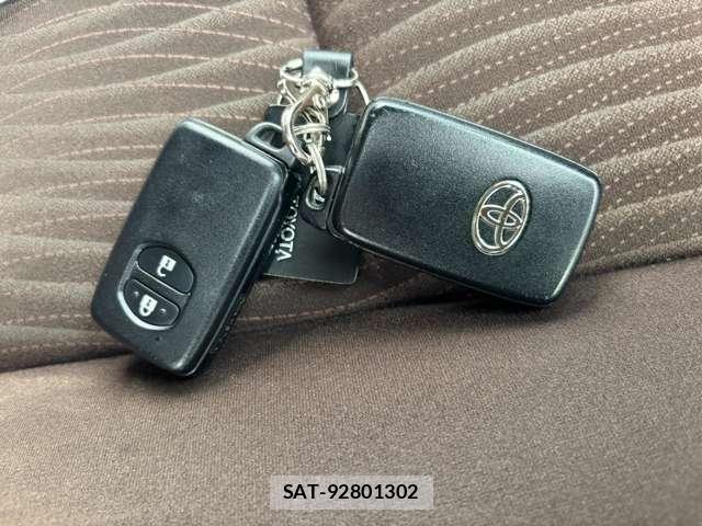 Toyota AQUA 2012-01 7811818-11