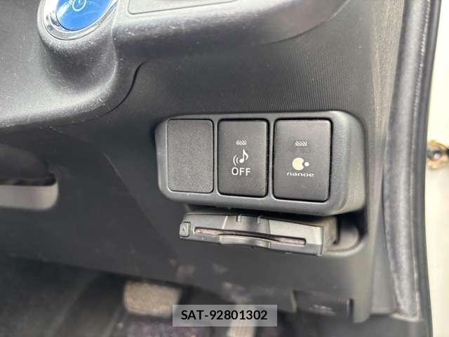 Toyota AQUA 2012-01 7811818-12