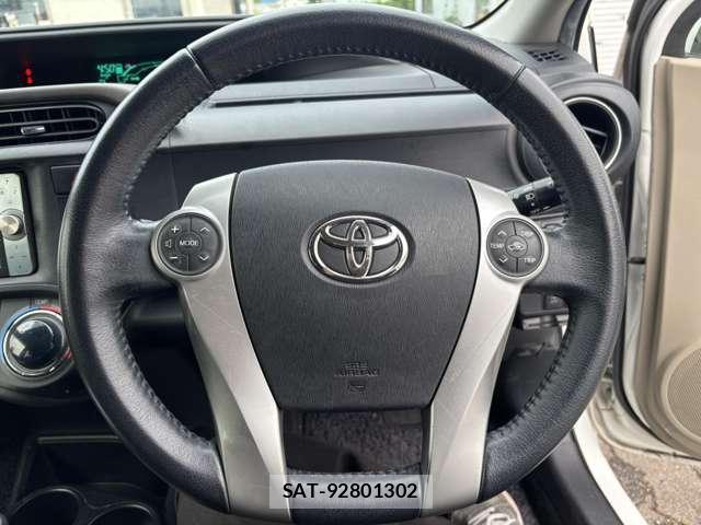 Toyota AQUA 2012-01 7811818-15